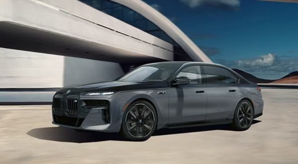2023 BMW i7 Review