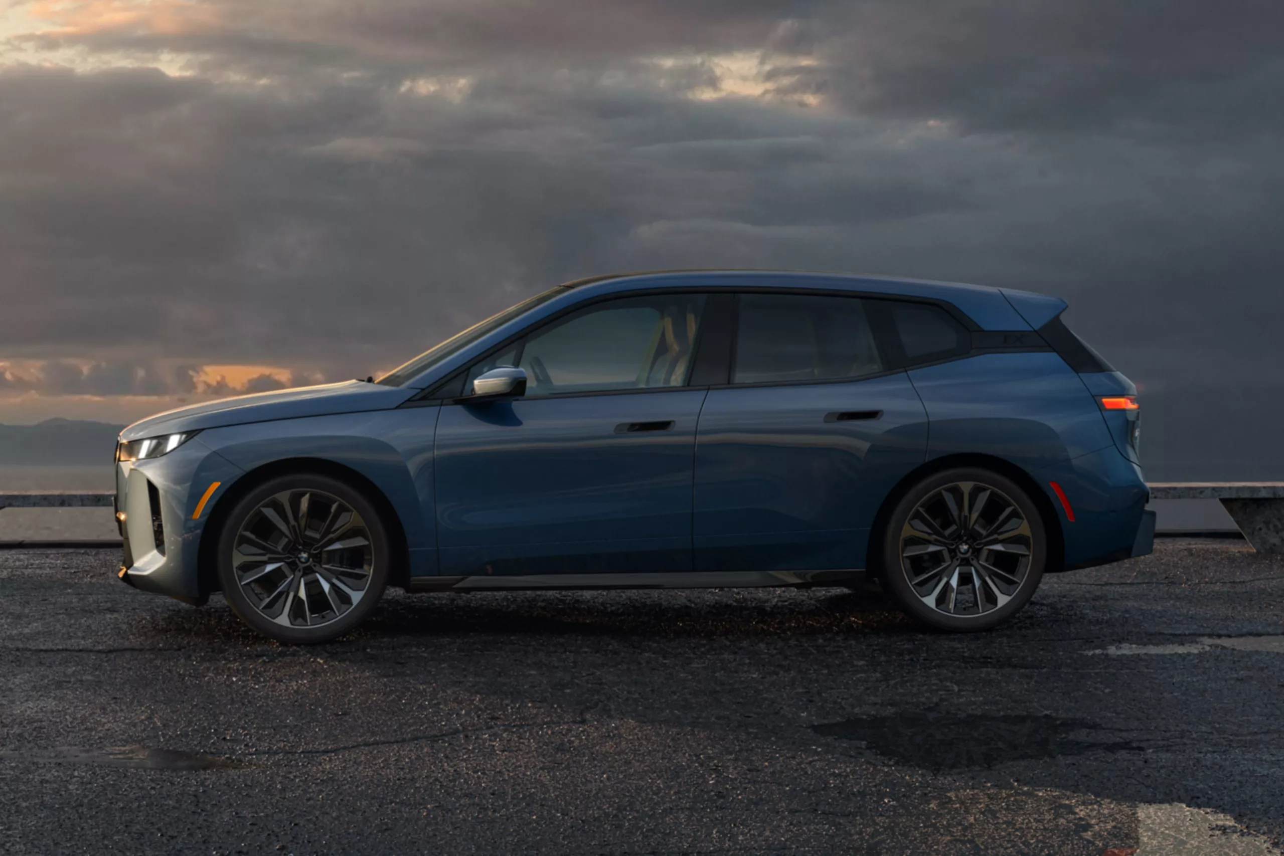 Compare 2026 BMW iX Vs 2025 BMW iX