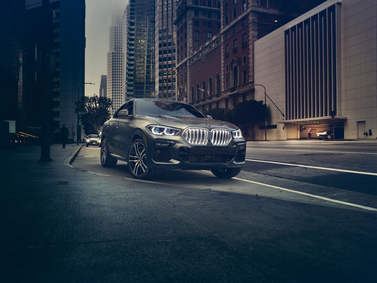 Model features of the 2020 X7 at BMW of Rockville | Grey 2020 BMW X6 parked on the side of the street Model features of the 2020 X7 at BMW of Rockville | Grey 2020 BMW X6 parked on the side of the street