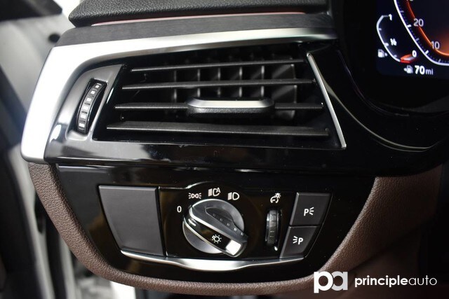 2018 bmw 540i rear window shade control