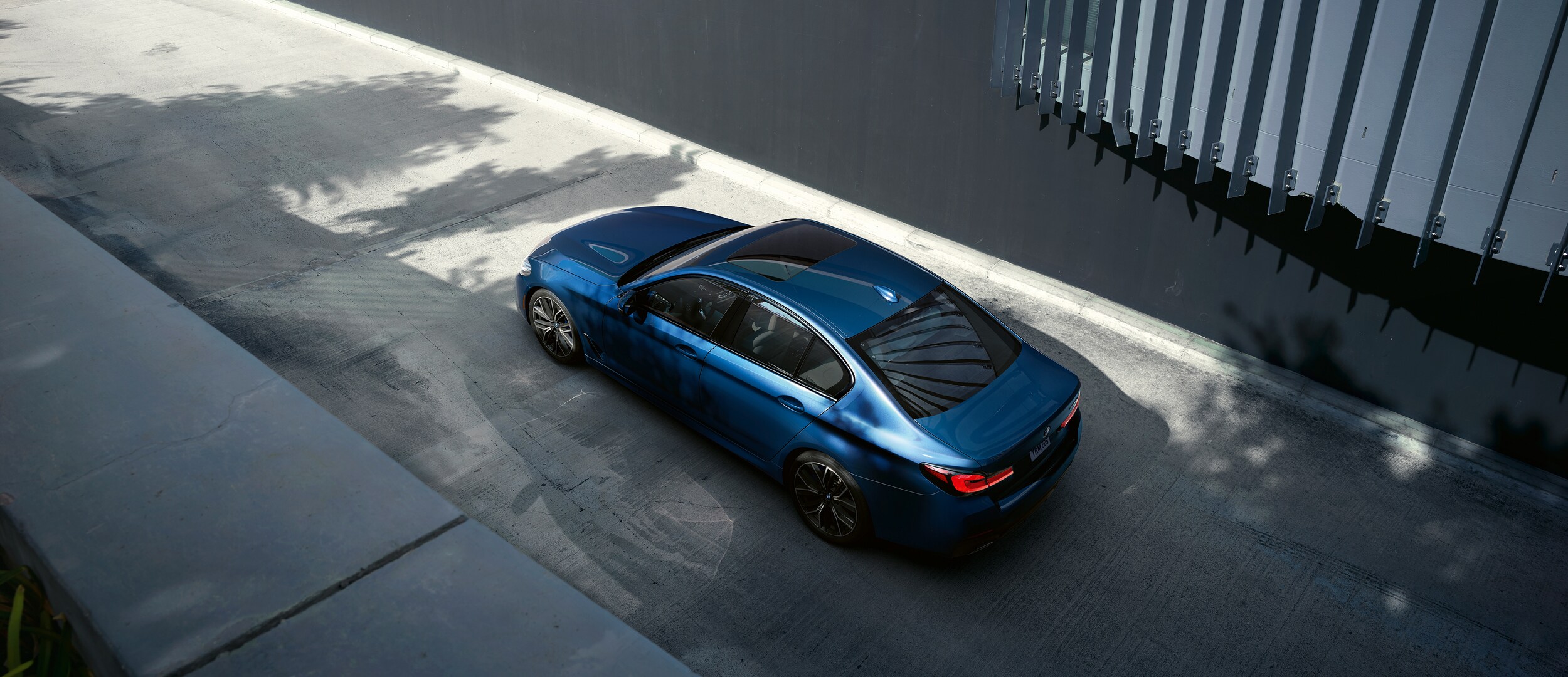 2021-BMW-5Series-G30-Sedan-L01(1).jpeg