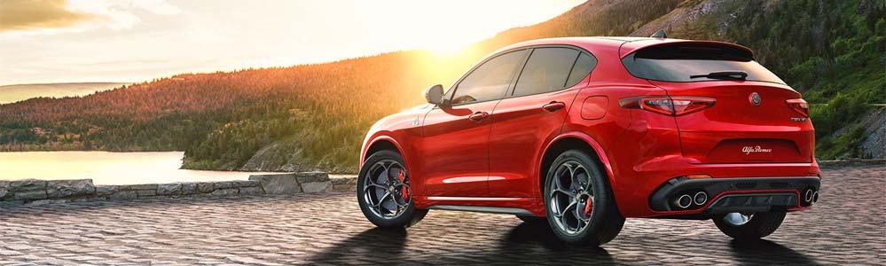 2018-Stelvio-Quadrifoglio-SUV-performance.jpg
