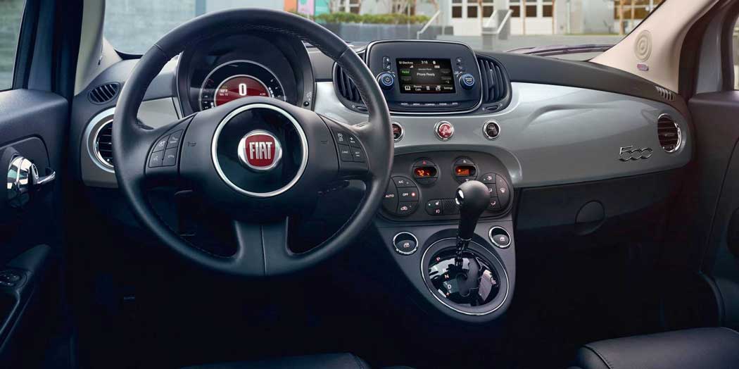 2017-FIAT-500-interior.jpg