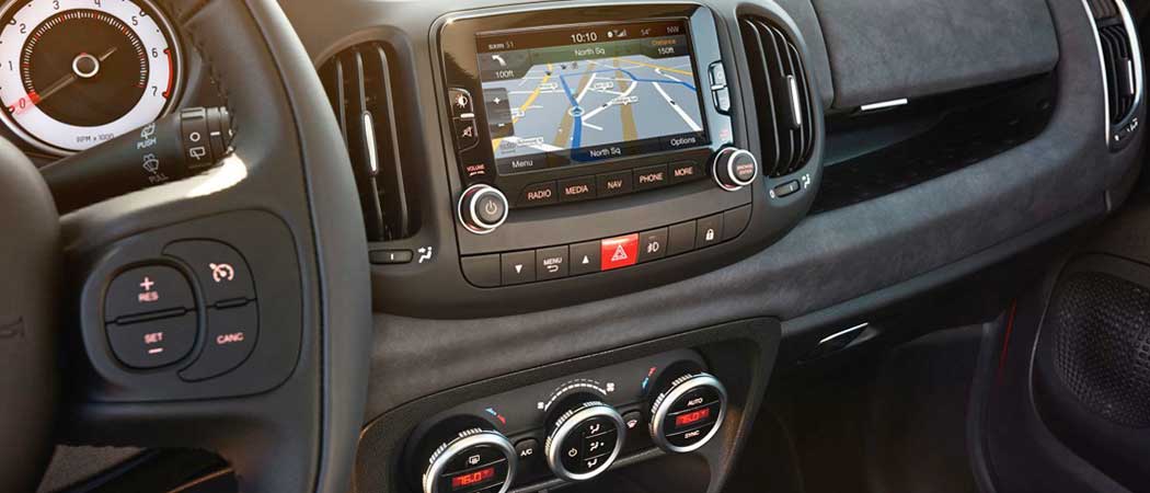 2017-FIAT-500L-crossover-navigation.jpg