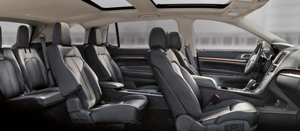 2018-Lincoln-MKT-interior-side.jpg