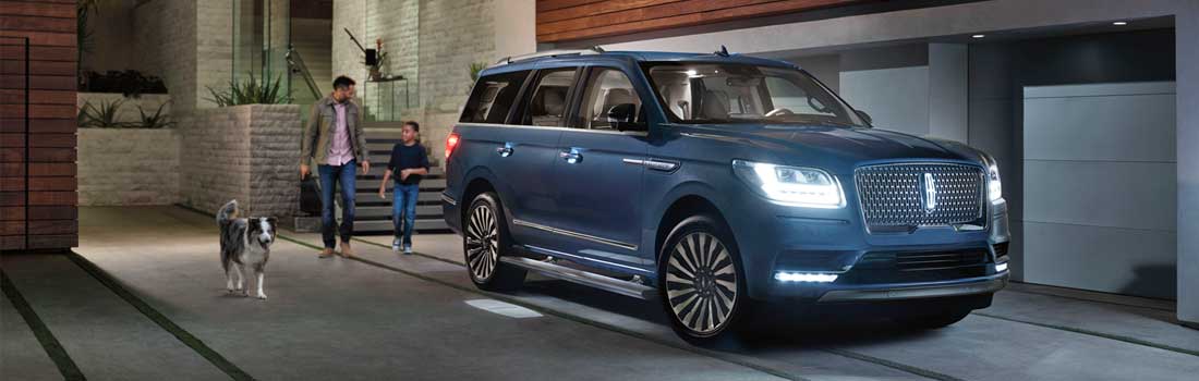 2018-Lincoln-model-lineup-Navigator.jpg