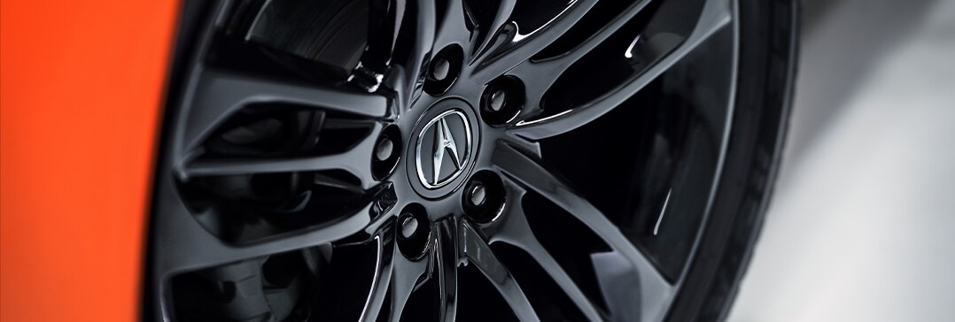 Compare the 2021 Acura RDX vs. the 2021 Mercedes Benz GLC Class at Bobby Rahal Acura | Close up on rim