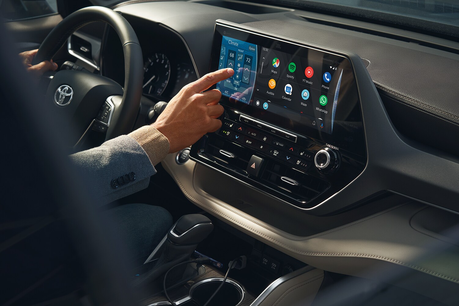 Comparison of the 2020 Toyota Highlander and the 2020 Subaru Ascent at Bobby Rahal Toyota of Mechanicsburg | 2020 Toyota Highlander technology