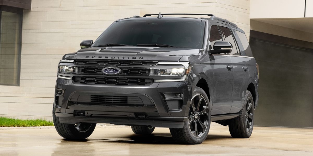 2022-ford-expedition-stealth-performance-package-106-1632151771.jpg