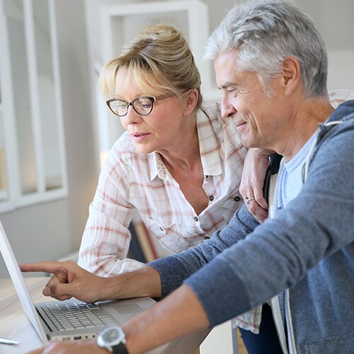 couple-technology.jpg