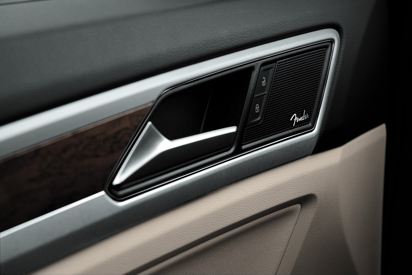 2020-vs-2021-vw-atlas-bob-penkhus-volkswagen-co.jpg 2021 vs. 2020 VW Atlas close up of drivers side door