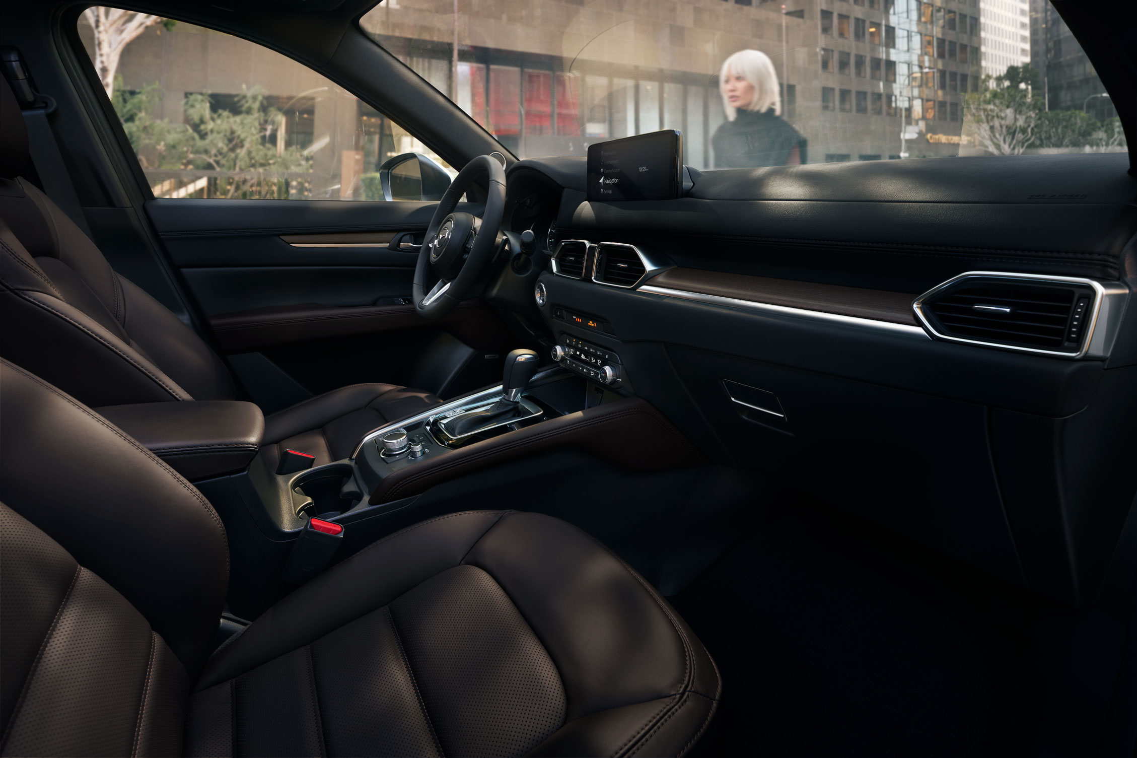 MY22_CX5_Brand3_FrontCabin.jpg