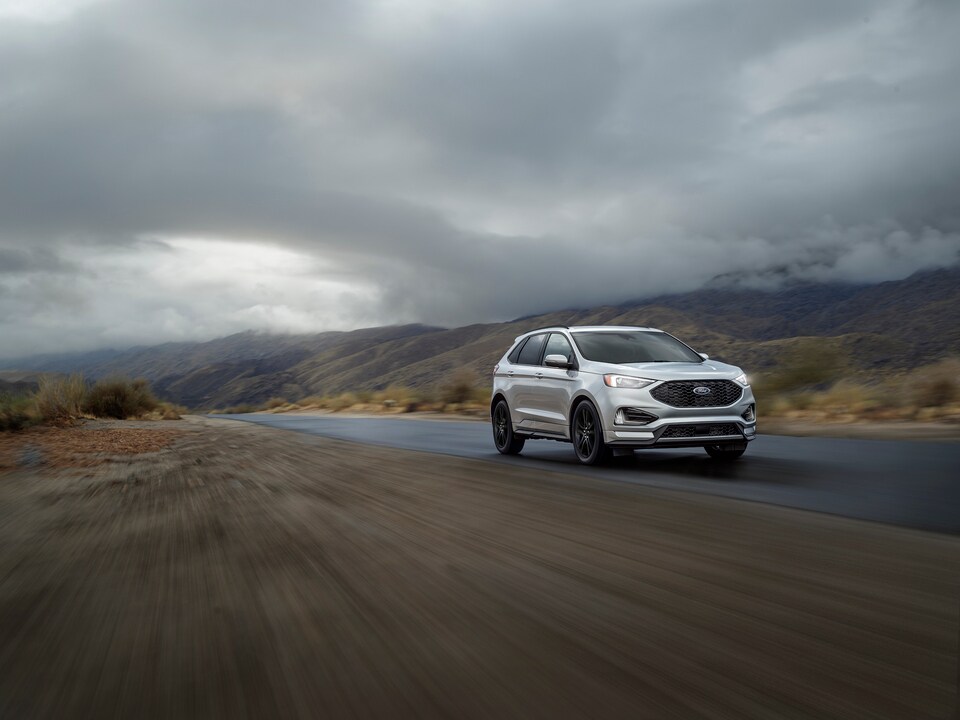 2020 Ford Edge Driving in Illinois