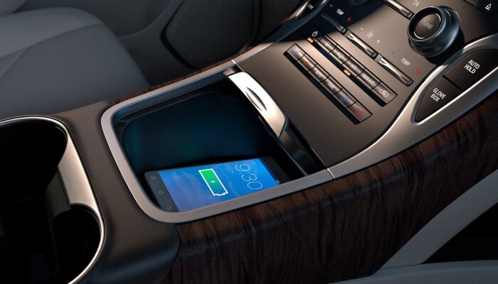 Wireless charging inside the 2019 Lincoln Nautilus
