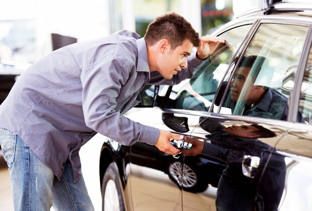 College Students buying cars