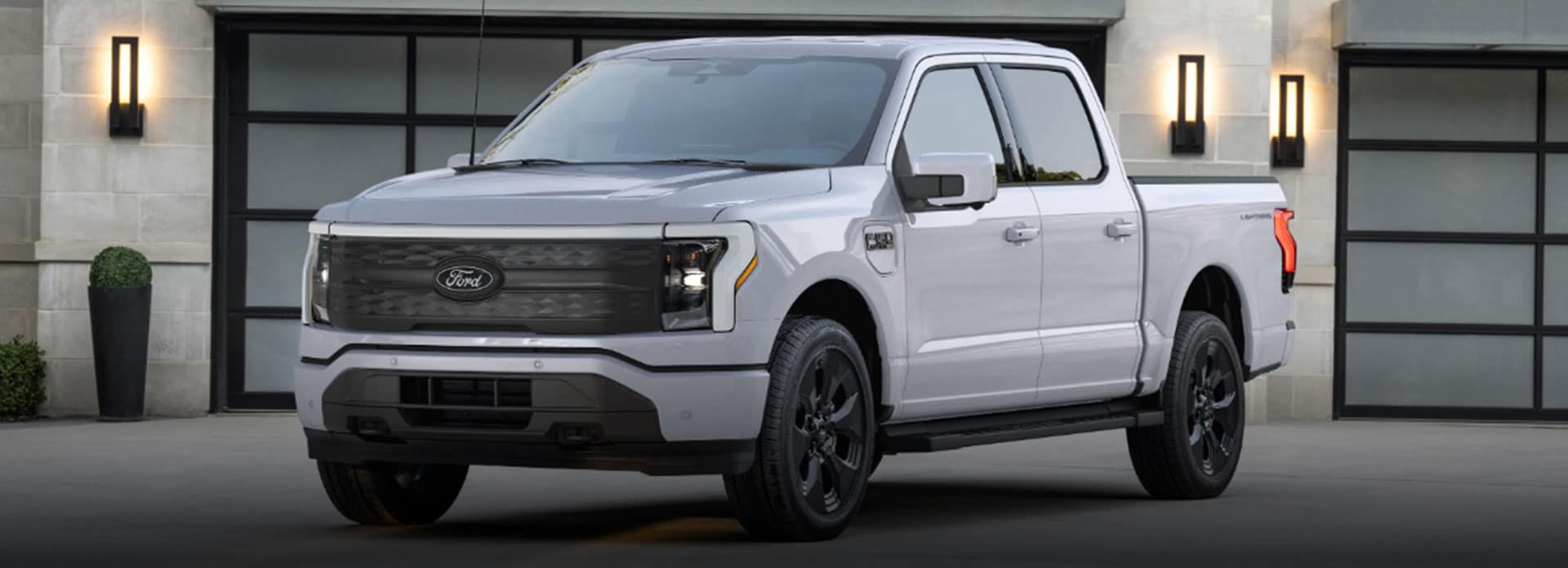 ford-lightning-exterior.jpg