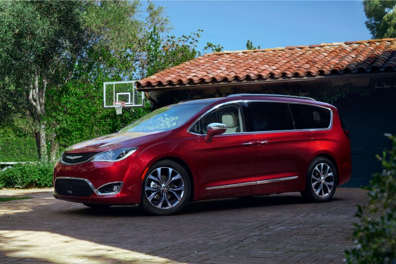 CH017_011PF.jpg 2017 Chrysler Pacifica