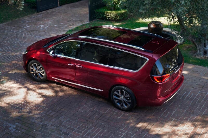 CH017_010PF.jpg 2017 Chrysler Pacifica