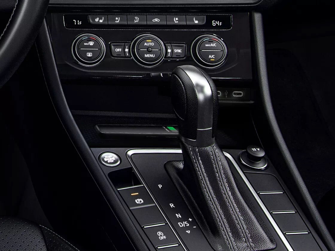 2021 Volkswagen Jetta with wireless charging