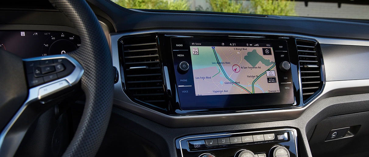2020 Volkswagen Atlas Cross Sport available technology
