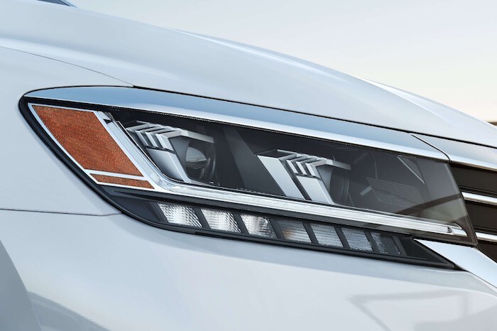 2020 volkswagen passat LED daytime running lights