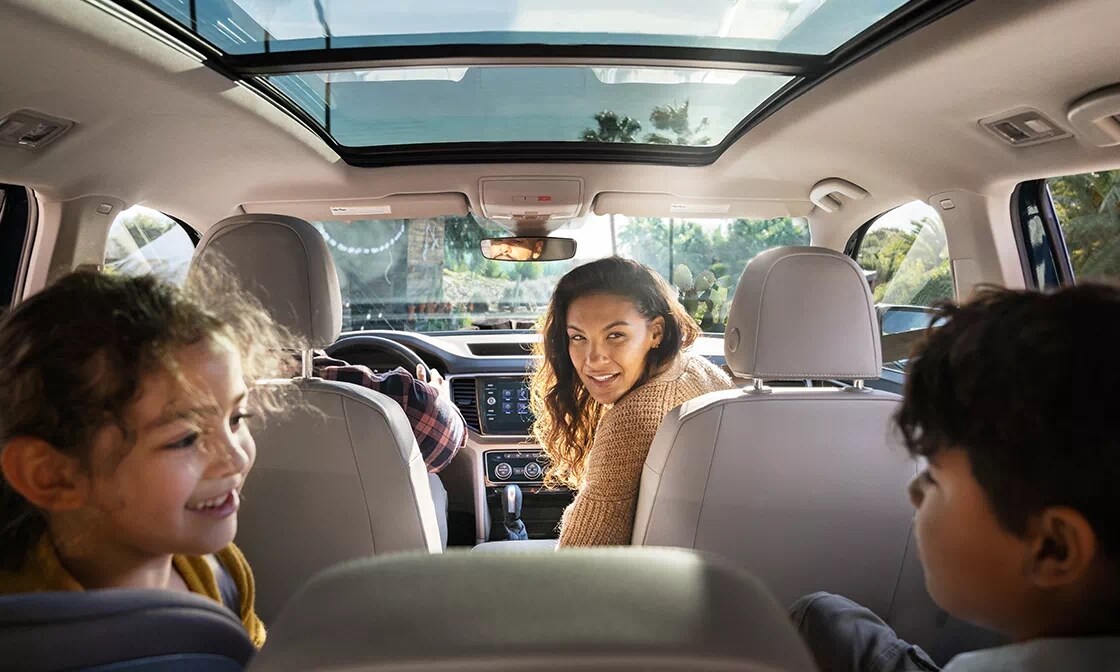 2021 Volkswagen Atlas with v-tex leatherette seating