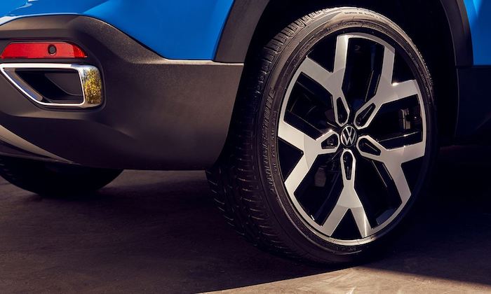 2022 Volkswagen Taos 19 inch allow wheels