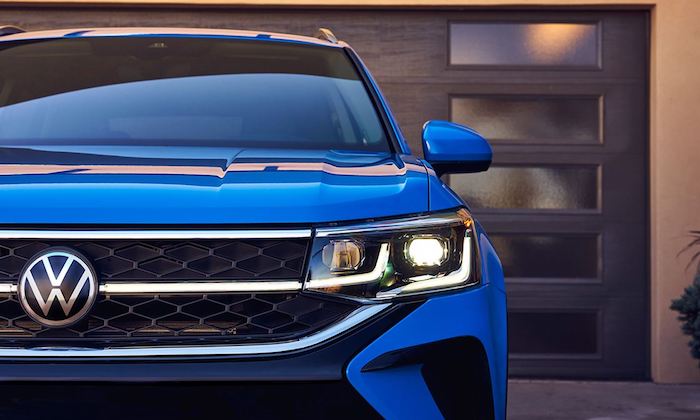 2022 Volkswagen Taos illuminated grille