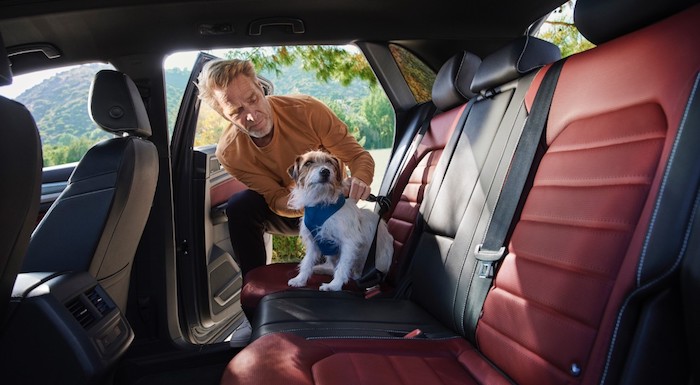 2020 Volkswagen Atlas Cross Sport spacious 2nd row