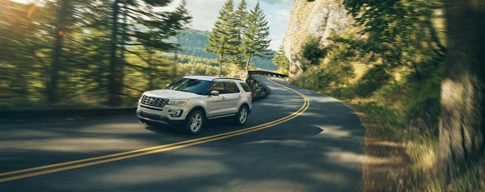 2017-Ford-Explorer-Limited-Crossover-L01.png