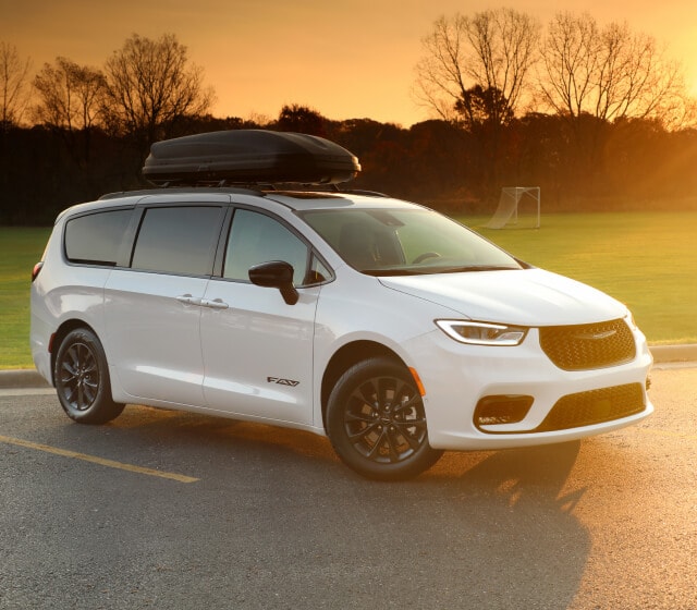 Chrysler Pacifica vs. Toyota Sienna