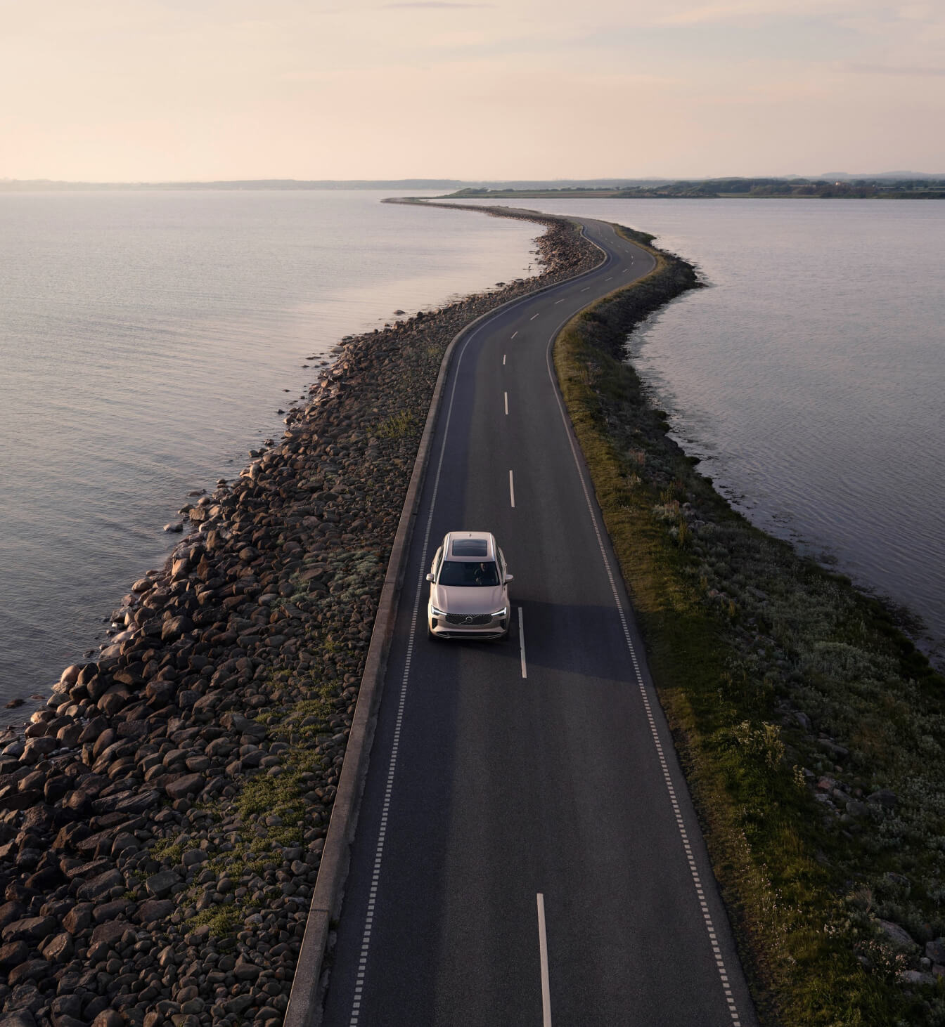 2025 Volvo XC90 vs. 2025 Audi Q7 Safety & Reliability
