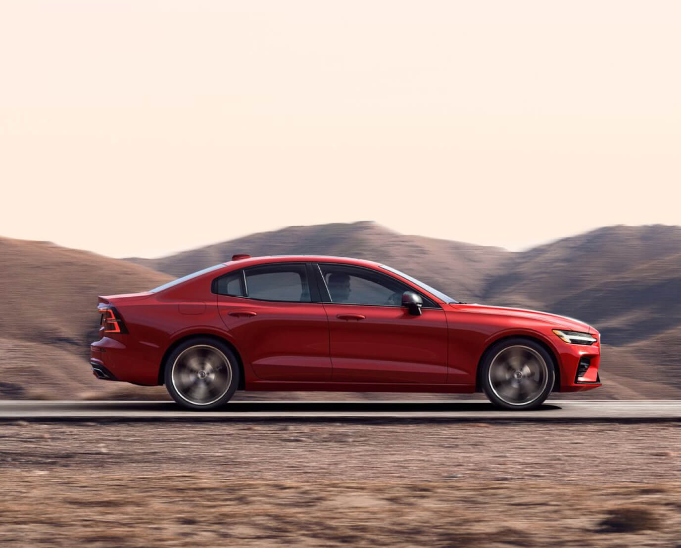 2025 Volvo S60 vs. 2025 BMW 3 Series Engine & Performance