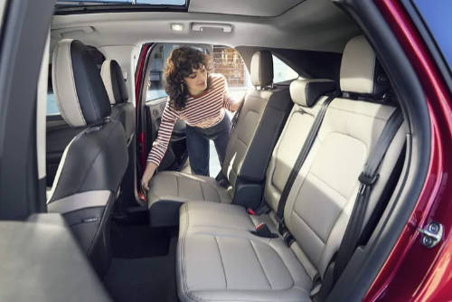 10_13_ford-escape_interior_square.jpg