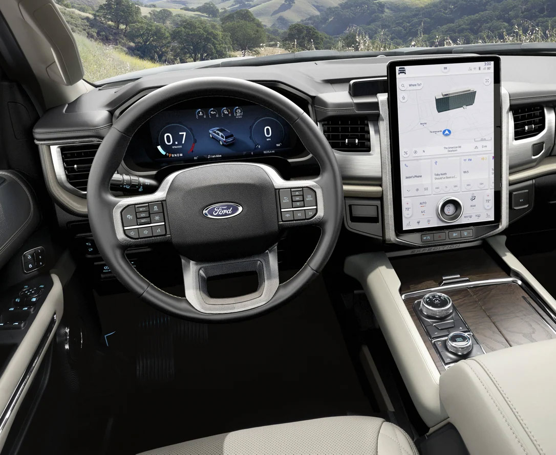 11_16_ford_expedition_interior.jpg