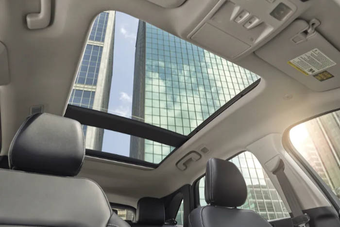 10_17_ford-escape_tow-vista-roof.jpg