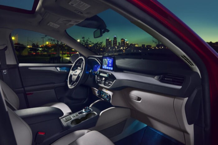 10_17_ford-escape_interior-city.jpg