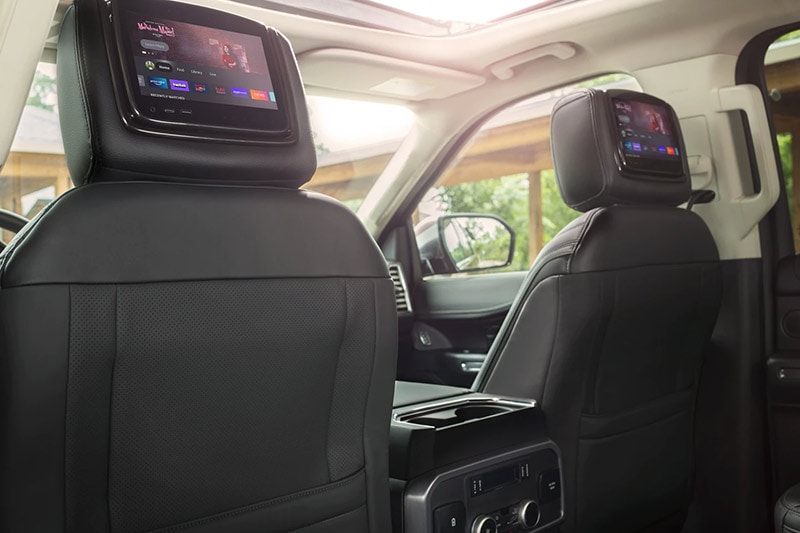 11_22_ford_expedition_entertainment.jpg