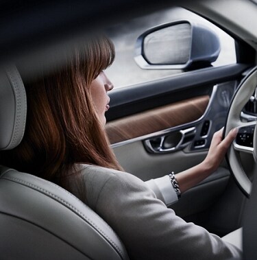 2018 S90_driver.1.png