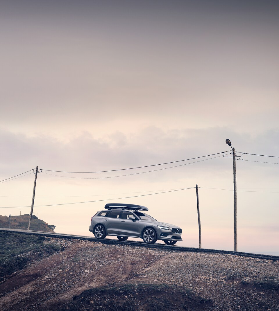 2021-Volvo-V60CrossCountry-T5-Hatchback-L15.jpeg