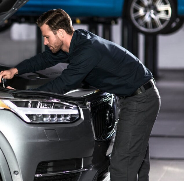 Volvo Mechanic_underhood.sm.png