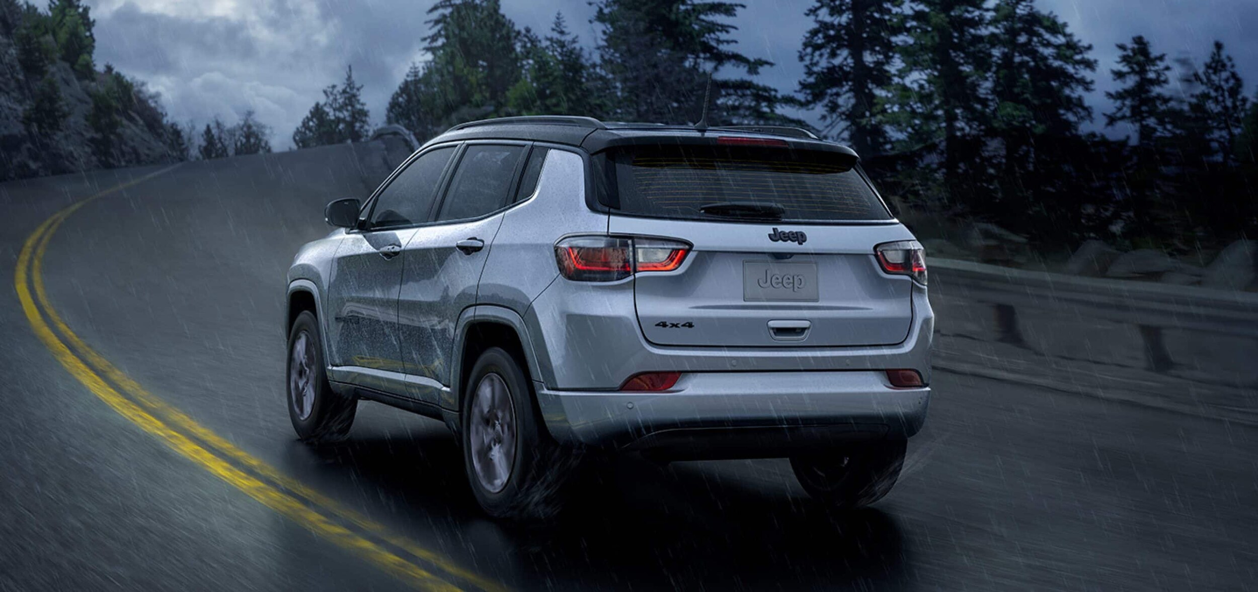 2023-jeep-compass-back.jpg