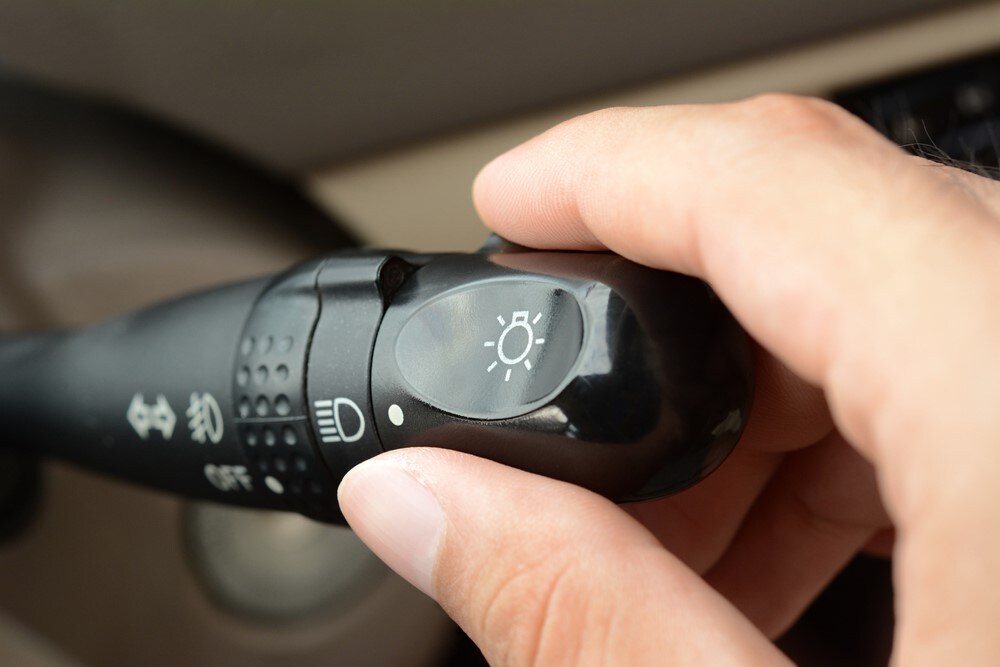 Turning Lights Off to Save Car Battery.jpg