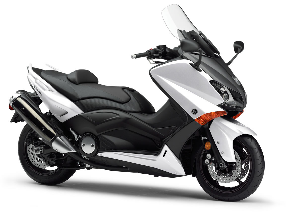 2012_TMAX_BWC1_CA_3_l.jpg