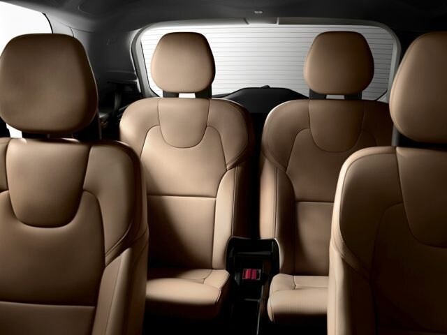 2017xc90 back.jpg