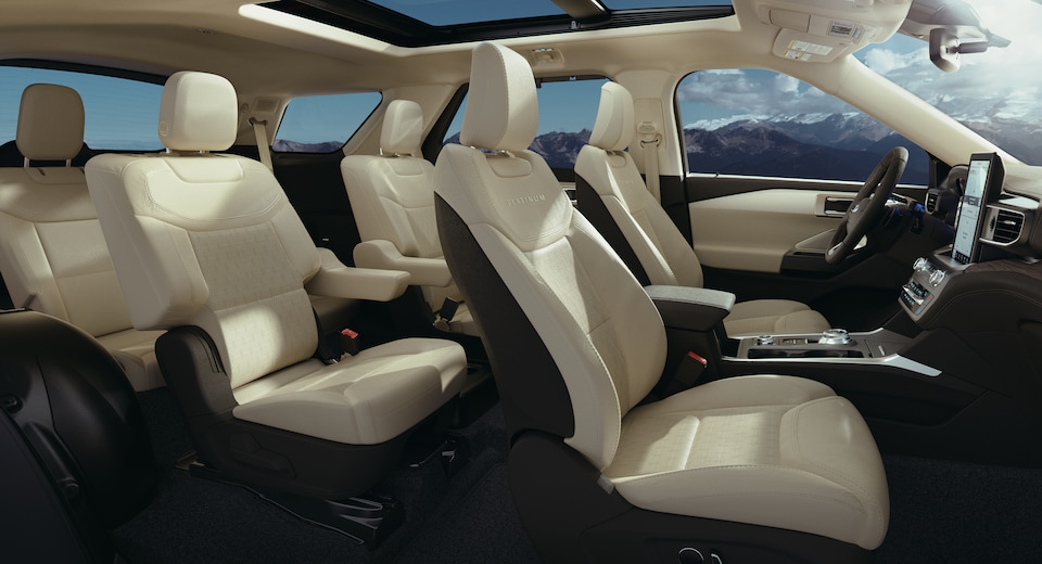 2020-Ford-Exporer-Platinum-SUV-I01.jpeg