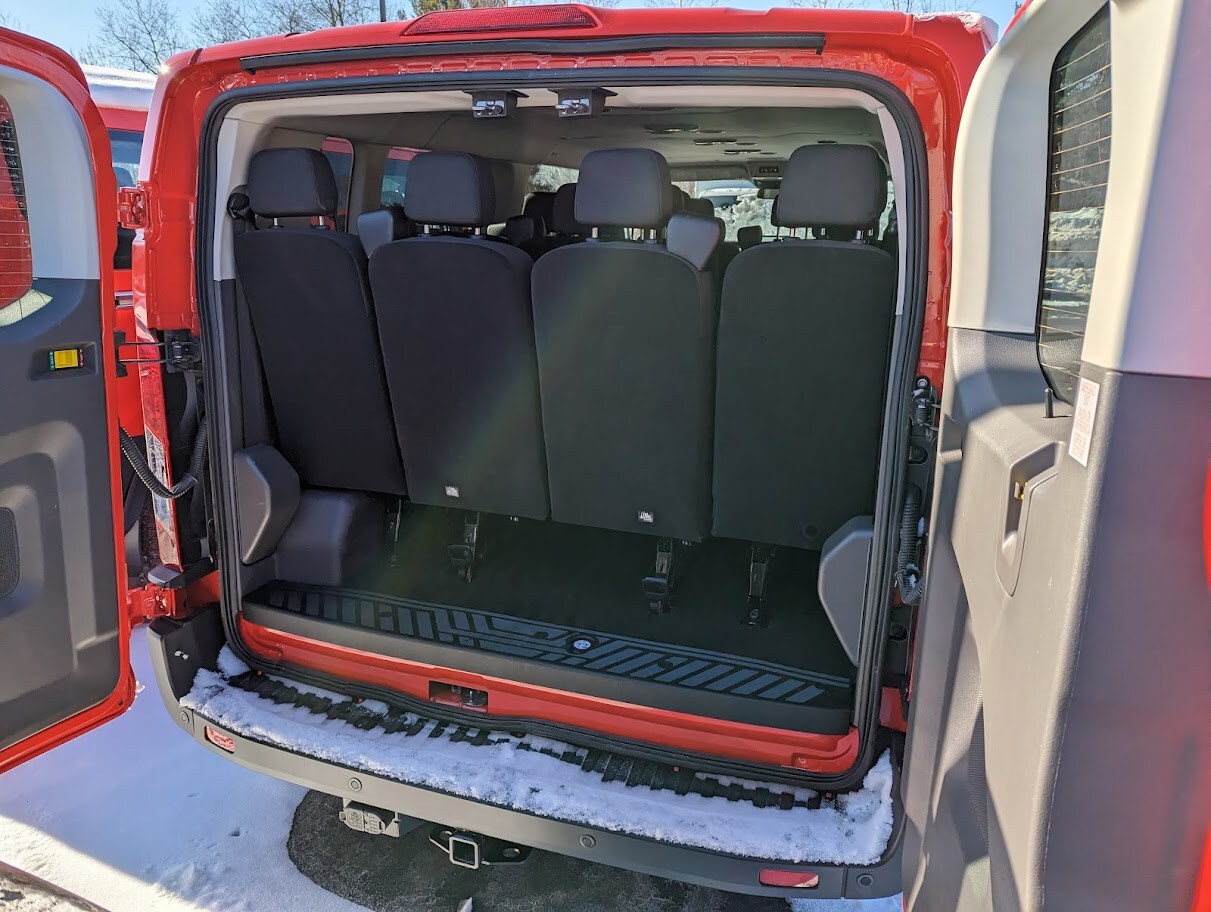 Ford Transit low roof 15 passenger photo 3
