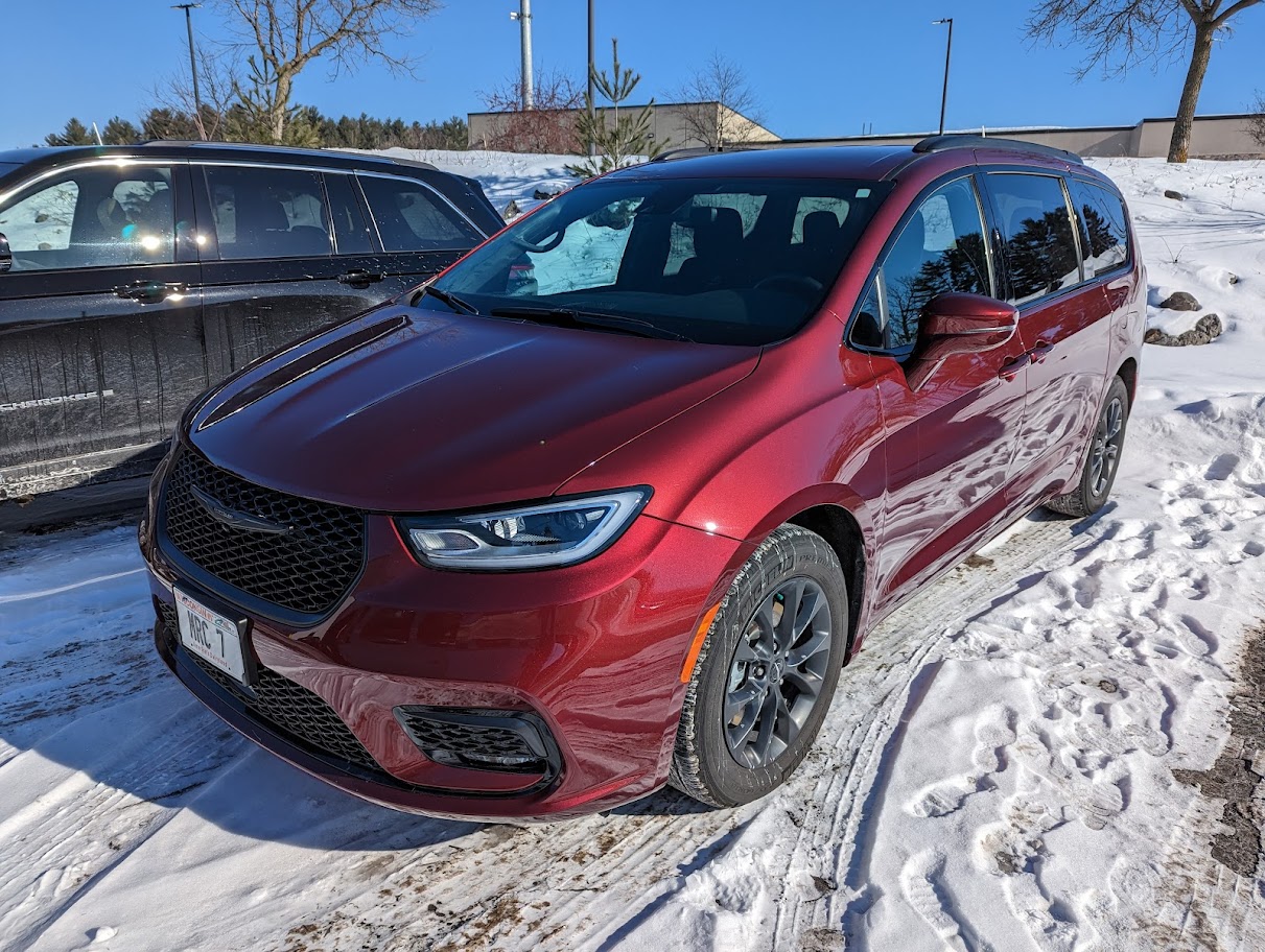 Chrysler Pacifica interior features