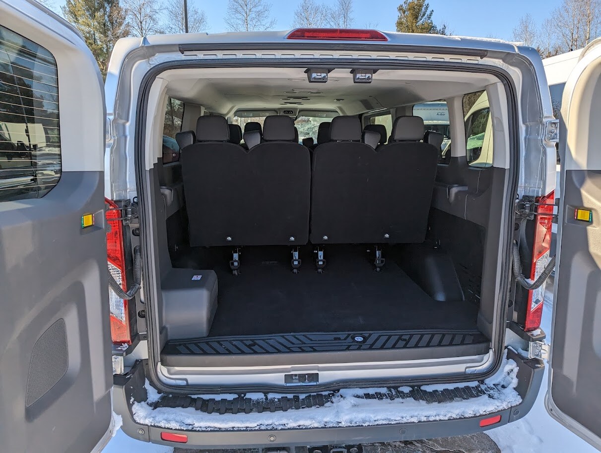 Ford Transit low roof 12 passenger