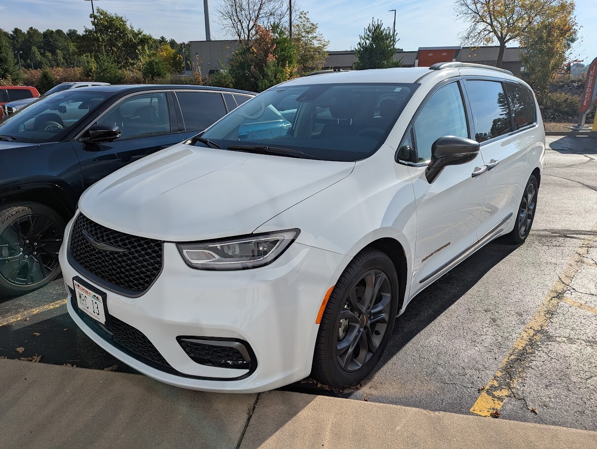 Hybrid Pacifica in Merrill, WI